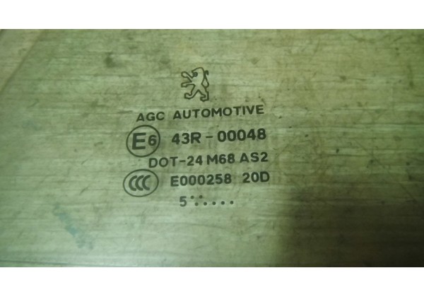 Скло лівої задньої дверки Peugeot 307 SW, 05-08, універсал